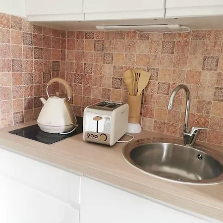 Le Bohemien *studio 30m²*wifi*parking Prive*calme Lourdes